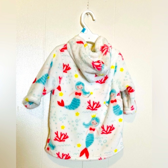 NWOT Super Soft Baby Girl Mermaid Robe Size 0-9 Months - Picture 2 of 4